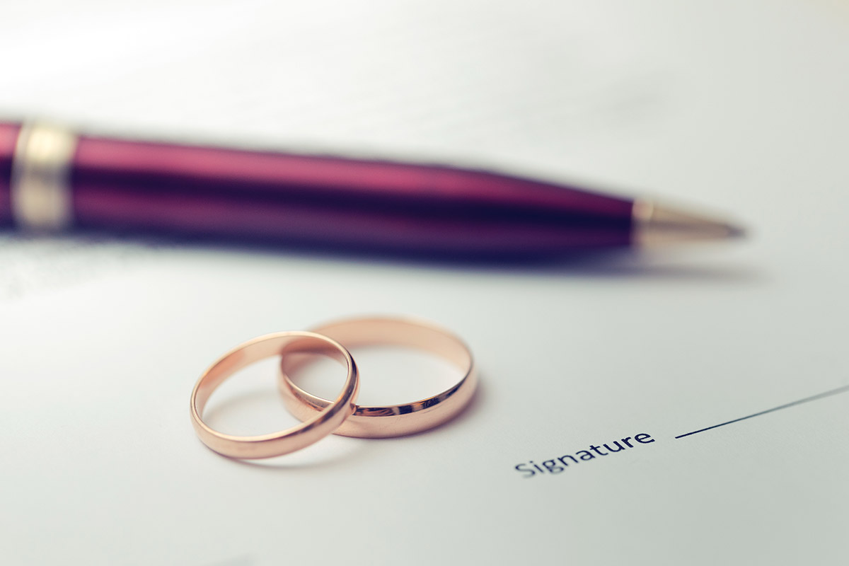 hợp đồng tiền hôn nhân là gì 