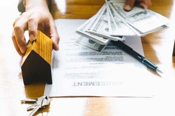 Đặt cọc qua môi giới bất động sản