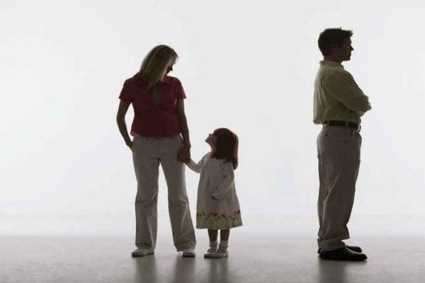 Ly hôn mà nhà đứng tên một người