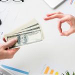 Chi phí công chứng hợp đồng mua bán tài sản đấu giá được tính thế nào? chi-phi-la-gi (1)