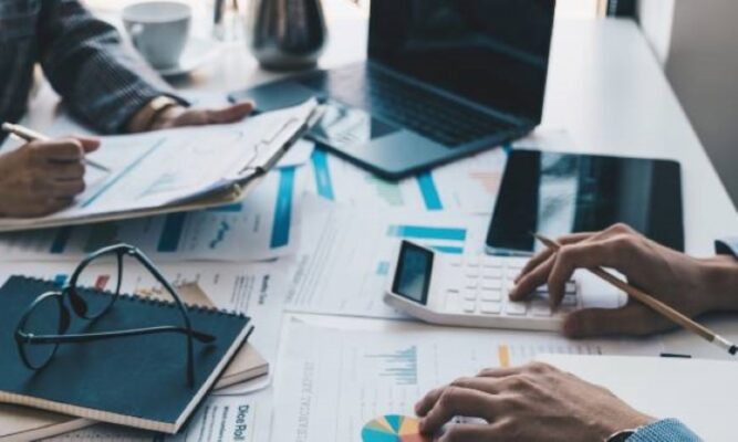 Làm việc bán thời gian