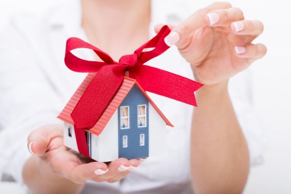 Ủy quyền tặng cho bất động sản