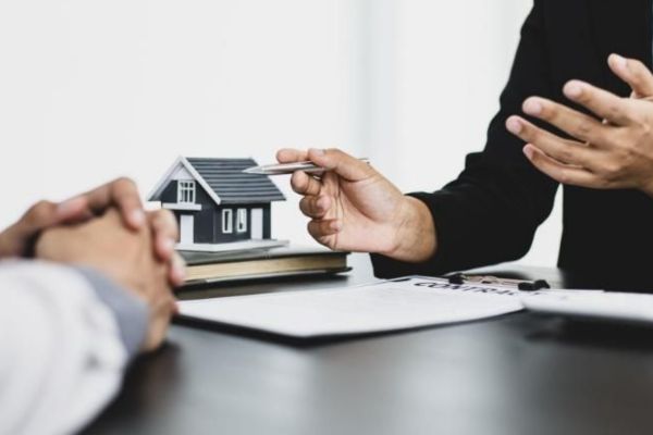 Lệ phí trước bạ khi bán nhà: Ai chịu trách nhiệm thanh toán